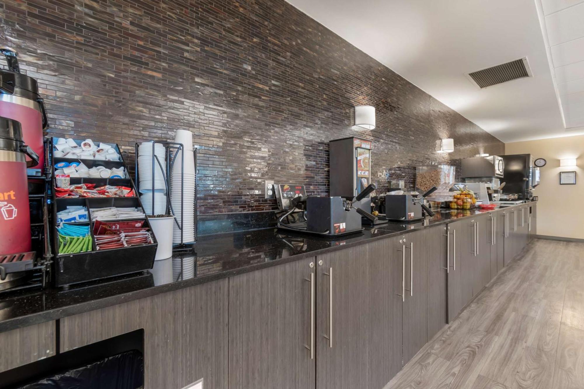 Best Western Plus Airport Inn & Suites Σασκάτουν Εξωτερικό φωτογραφία
